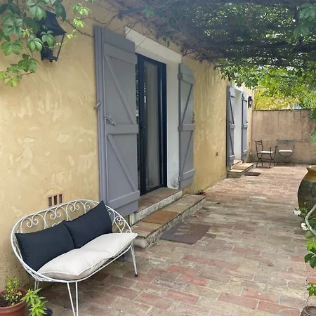 Maison De Charme Au Milieu Des Vignes Avec Jardin Et Parking A Gassin, Pres De Saint-tropez * Gassin
